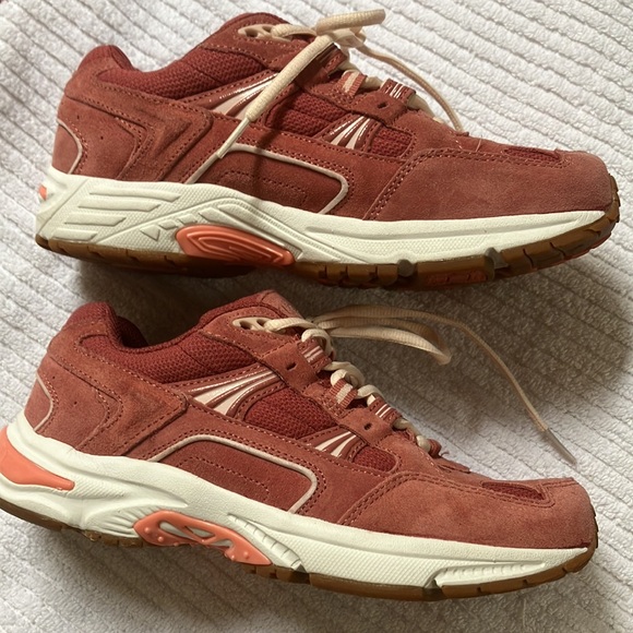 Vionic sneakers - Picture 2 of 8